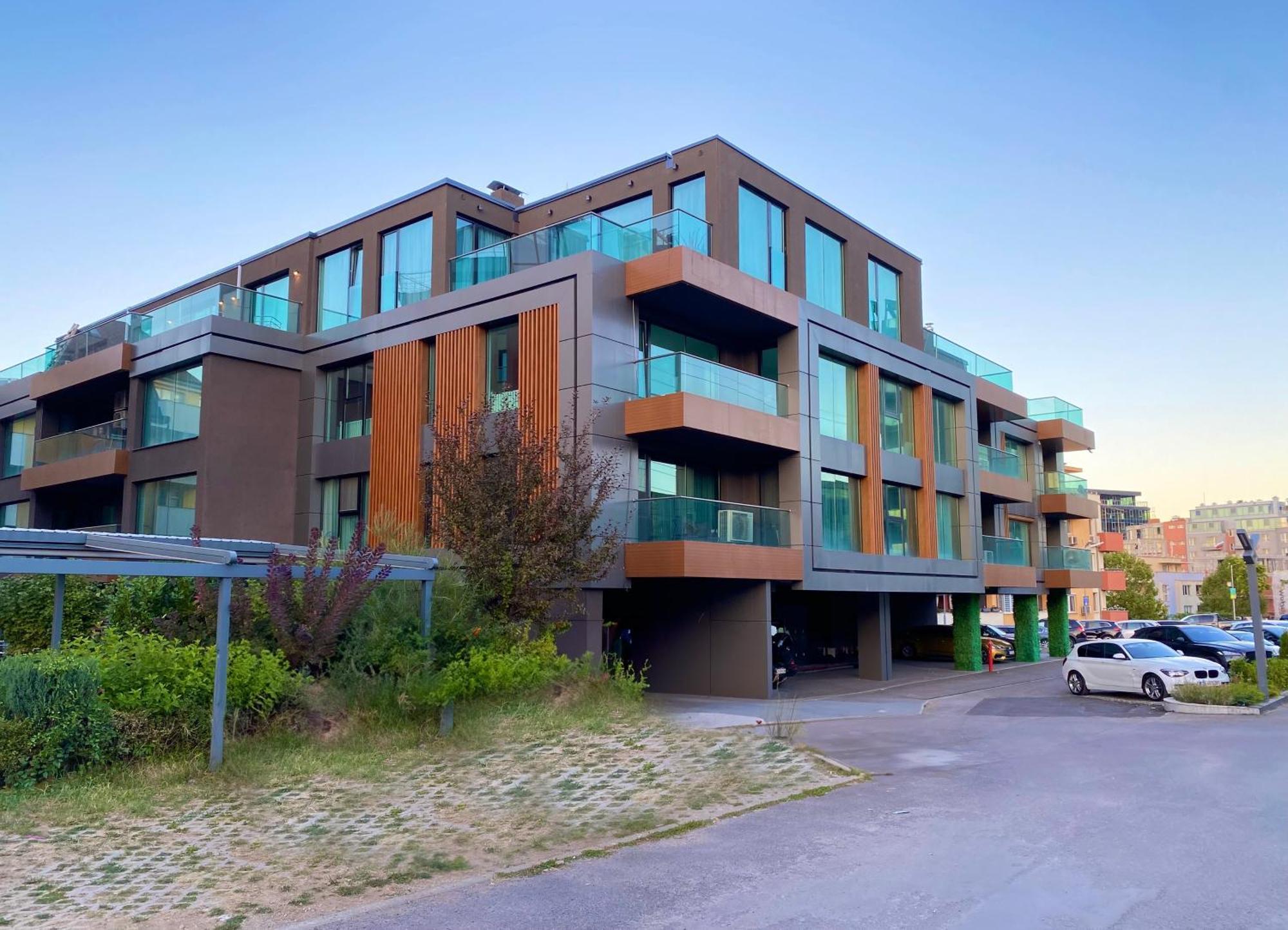 Emirates Lux Apartment And Parking Sofia Exteriör bild